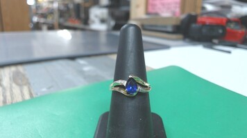 10k YG Sapphire Ring, Size 6 3/4