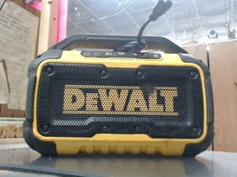 DeWalt jobsite radio. Bluetooth Speaker and charger. 12V/20v/120v