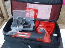 Milwaukee M12 Fuel Oscillating Tool. Includes case, battery, charger, pads