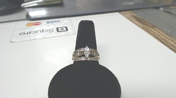10K YG Ring w/ CZ's, Size 8