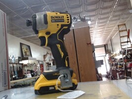 Dewalt DCF809 Atomic 1/4" impact Wrench w/ Battery. No Charger.