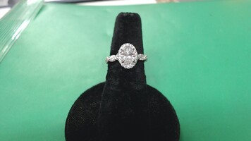 14K WG 1 Carat Oval Diamond Ring w/ Small Diamonds Around, Size 5 1/2