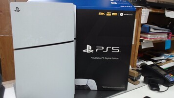 Playstation 5 Slim w/ 1 Controller