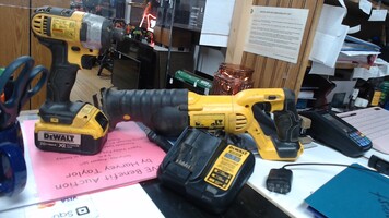 Dewalt Sawzall & Impact w/ 1 Battery and Charger