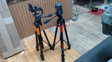 Bosch GLL 30 Laser Level w/ 2 Tripods