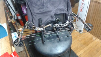 Martin Silencer Compound Bow w/ Arrows