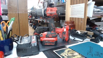 Craftsman Oscillating Multi Tool & Drill w/ 2 Batteries and Charger