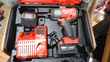 Milwaukee 1/2" Square Ring Impact Wrench w/ 2 Batteries and Charger