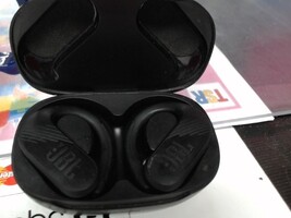 JBL  Peak 3 Wireless Air Pods
